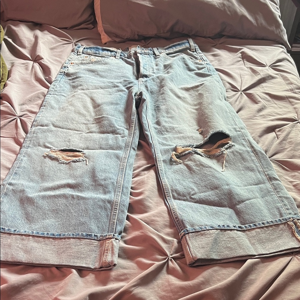 Universal Thread Light Blue Cropped Jeans